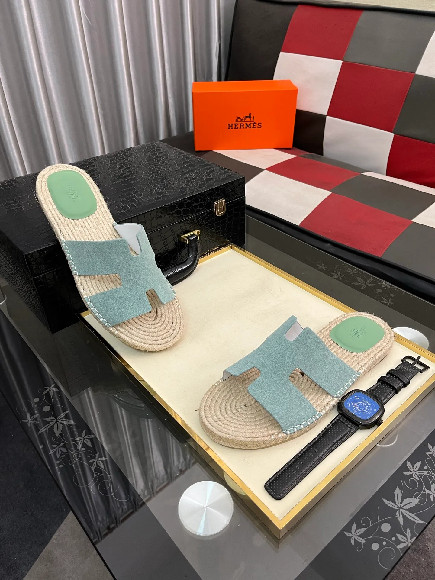 Men's shoes 💰320⌚️⌚️《HERMES》Hermès 💁♂️Men's casual slippers, quality comparison at counters🧚🏿♂️ The first layer of the upper is imported high mercerized matte, purely hand-drawn, raw rubber breathable and non-slip outsole, the lining is breathable and comfortable lambskin, the density is 100% comfortable, the original rubber outsole is wear-resistant and has a code number of 38-44. Can be customized 45-46-47